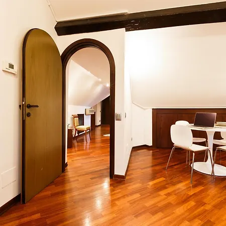 Olivia's Nest In Downtown Apartamento Milão